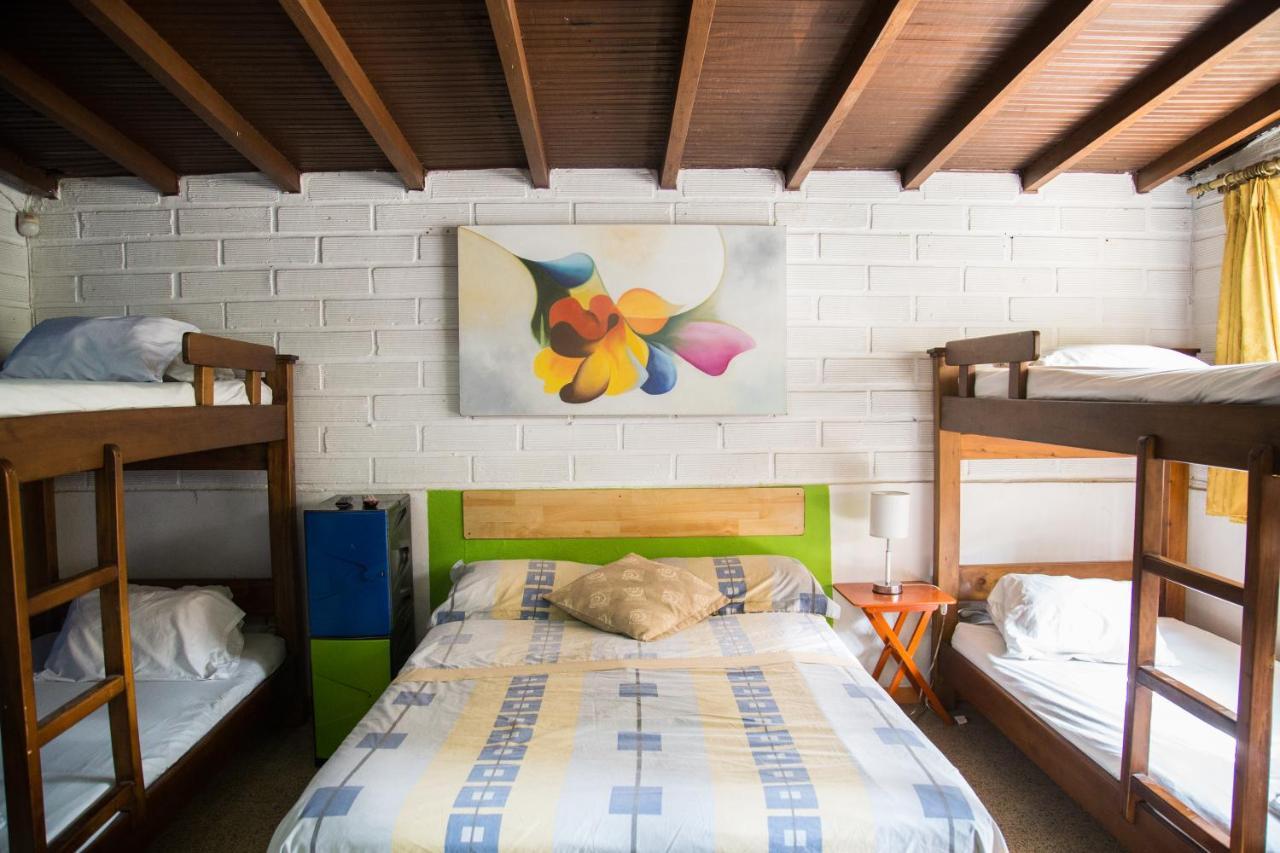 Spring City Hostel Medellín Exteriör bild