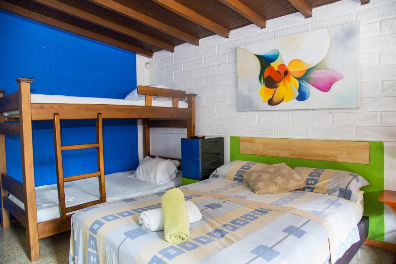 Spring City Hostel Medellín Exteriör bild
