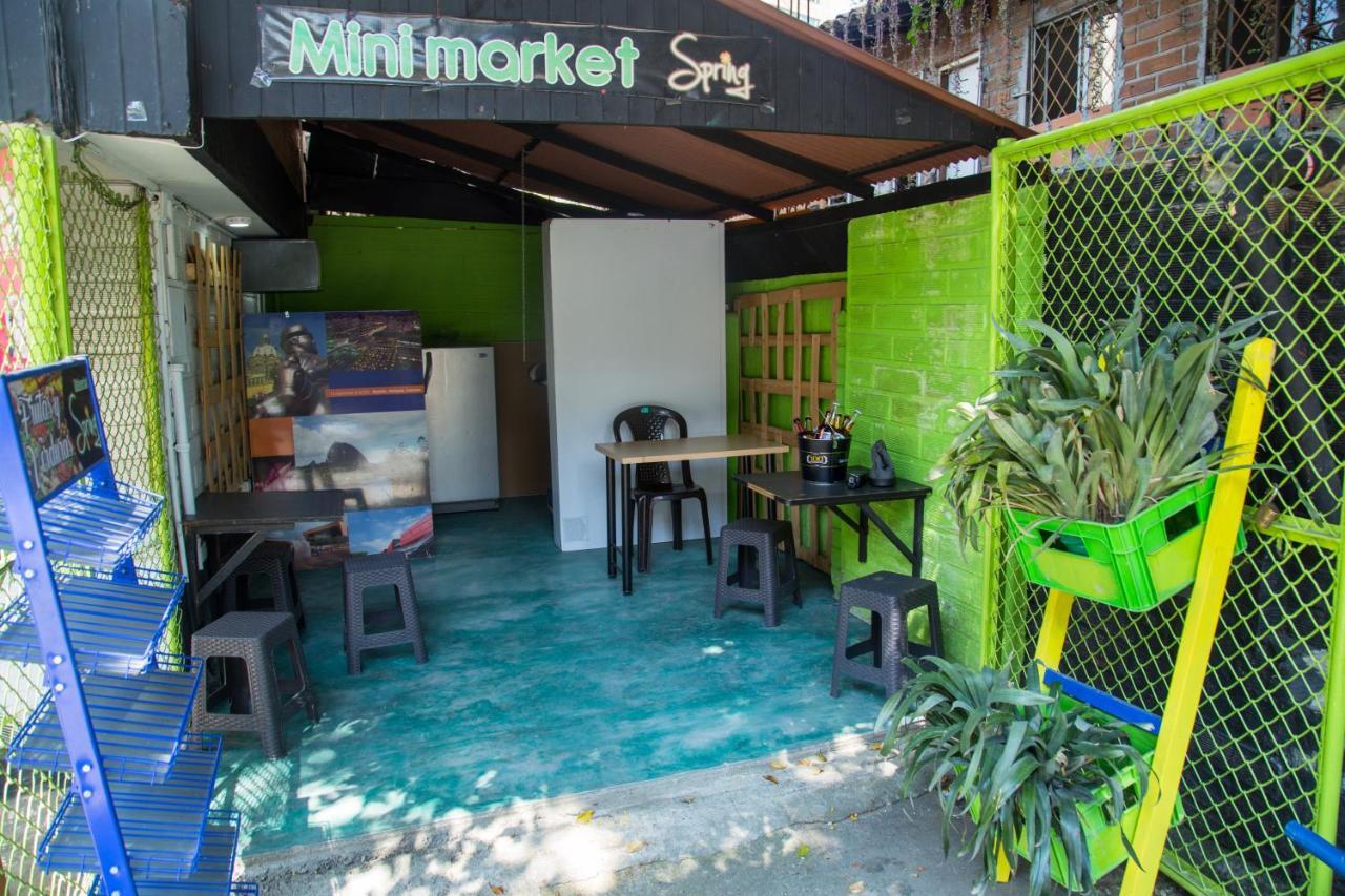 Spring City Hostel Medellín Exteriör bild