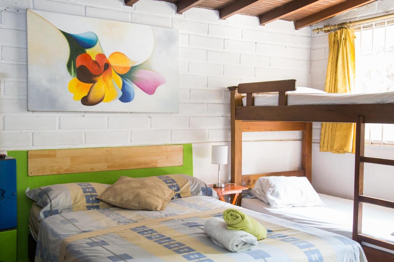 Spring City Hostel Medellín Exteriör bild