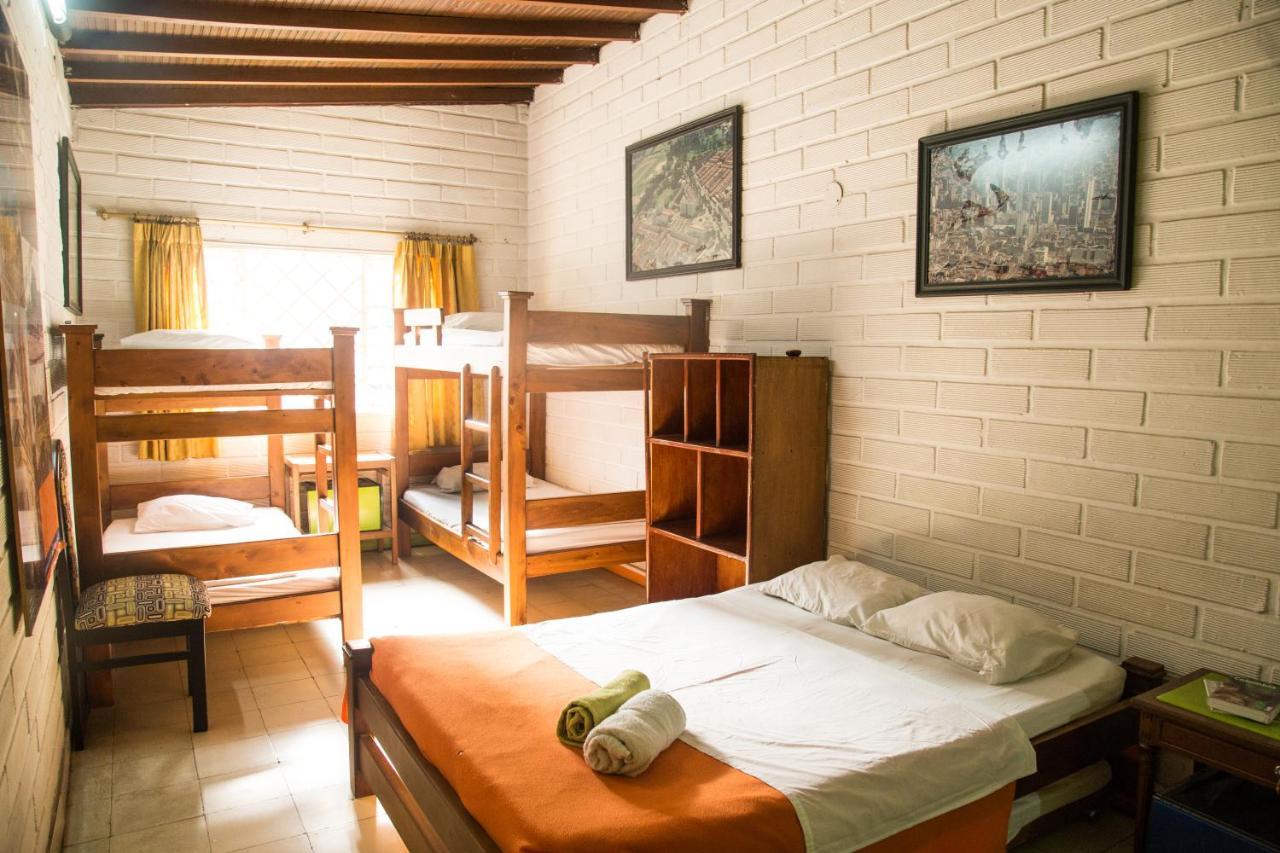 Spring City Hostel Medellín Exteriör bild