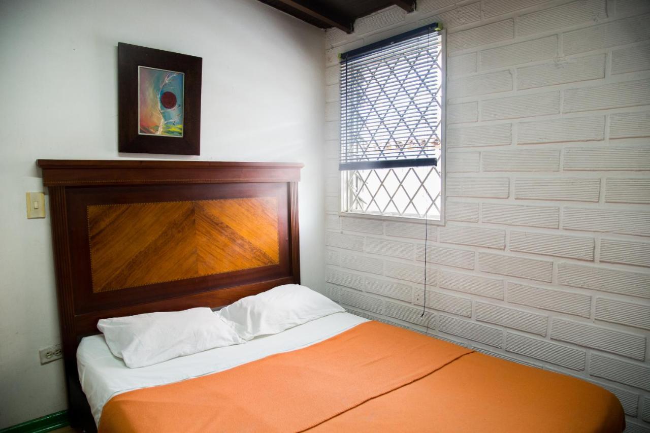 Spring City Hostel Medellín Exteriör bild