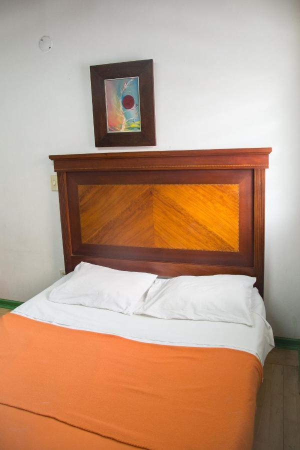 Spring City Hostel Medellín Exteriör bild